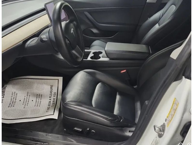 2021 Tesla Model 3 Standard Range Plus photo 6