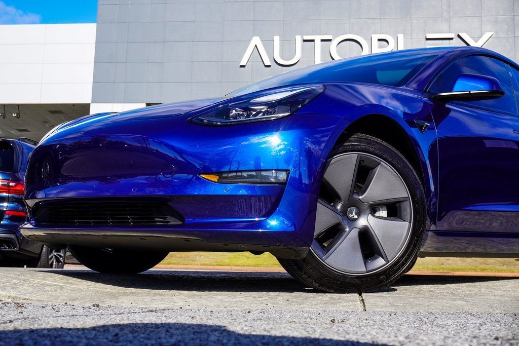 2021 Tesla Model 3 Standard Range Plus photo 2