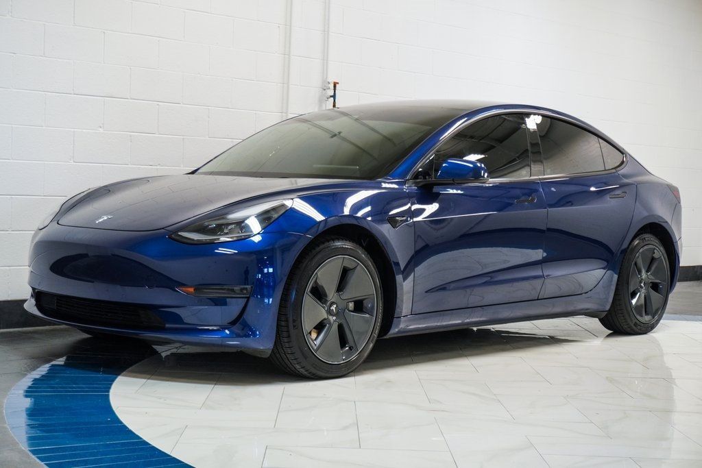 2021 Tesla Model 3 Standard Range Plus photo 3