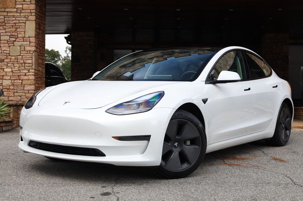 2021 Tesla Model 3 Standard Range Plus photo 2