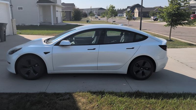 2021 Tesla Model 3 Standard Range Plus RWD - 23060726 - 1