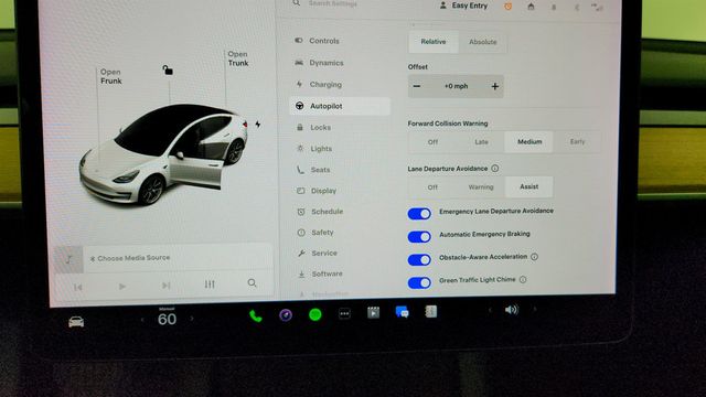2021 Tesla Model 3 Standard Range Plus RWD w/ Traffic-Aware Cruise Control - 23027021 - 19