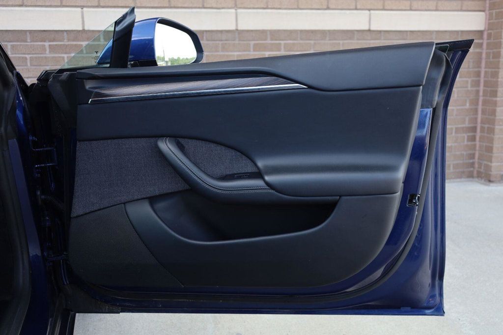 Tesla Model S photo 25
