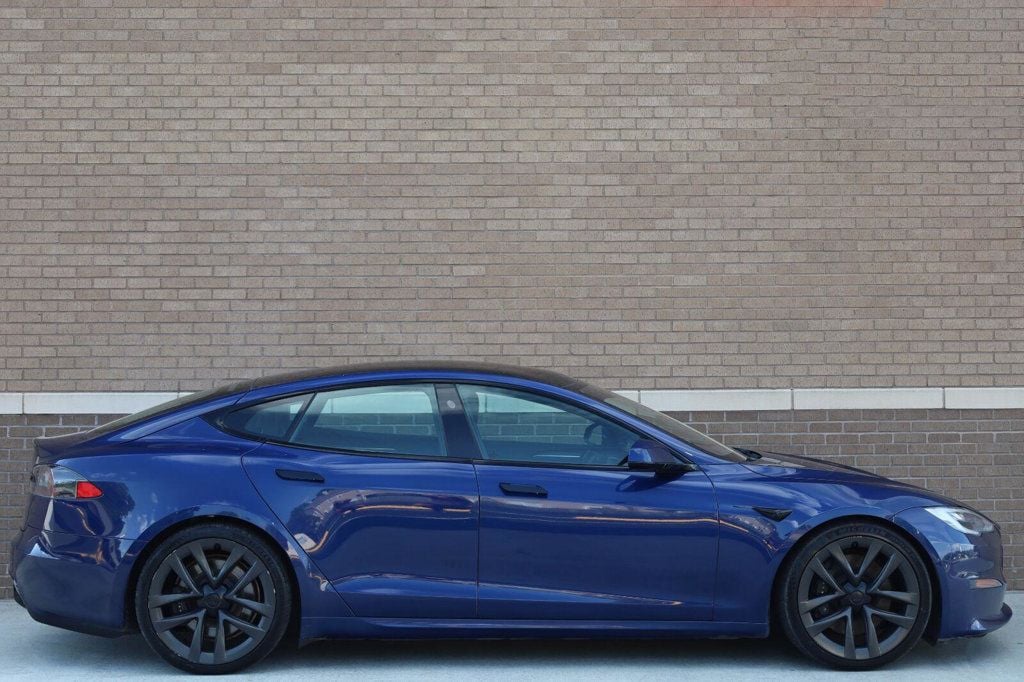 Tesla Model S photo 3