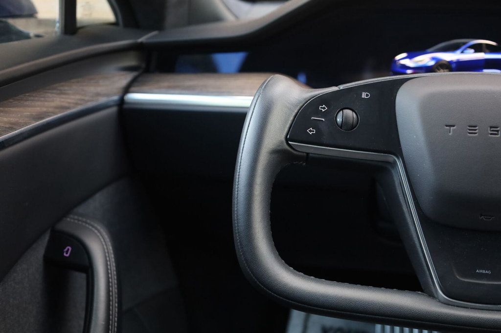 Tesla Model S photo 31