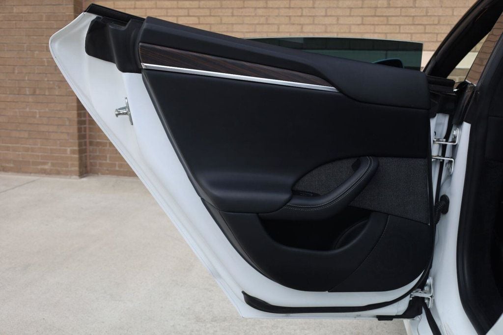 Tesla Model S photo 20