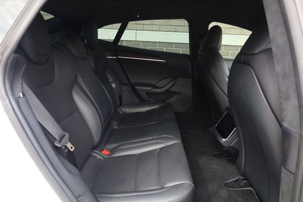 Tesla Model S photo 25