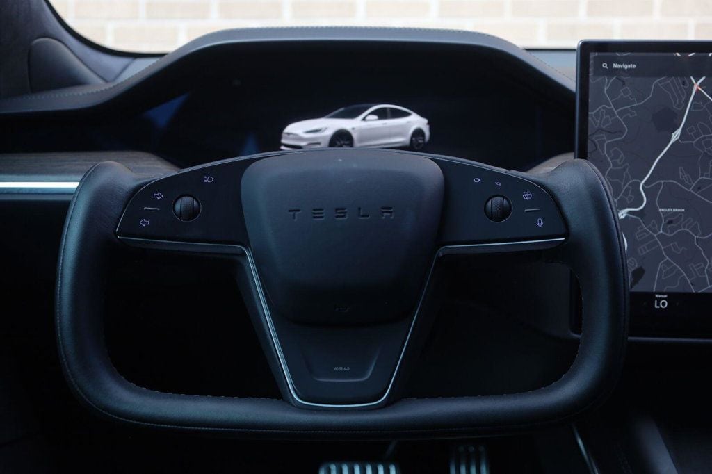 Tesla Model S photo 31