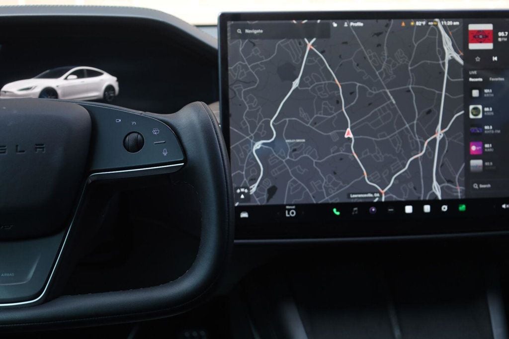Tesla Model S photo 33