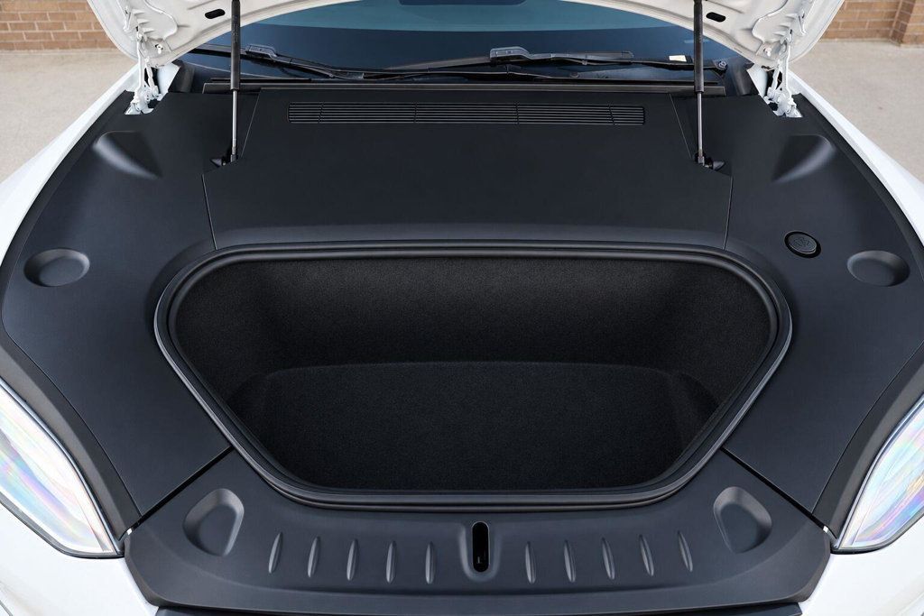 Tesla Model S photo 13
