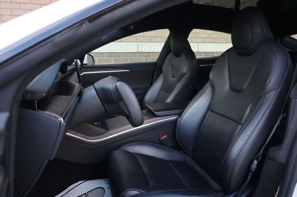Tesla Model S photo 18