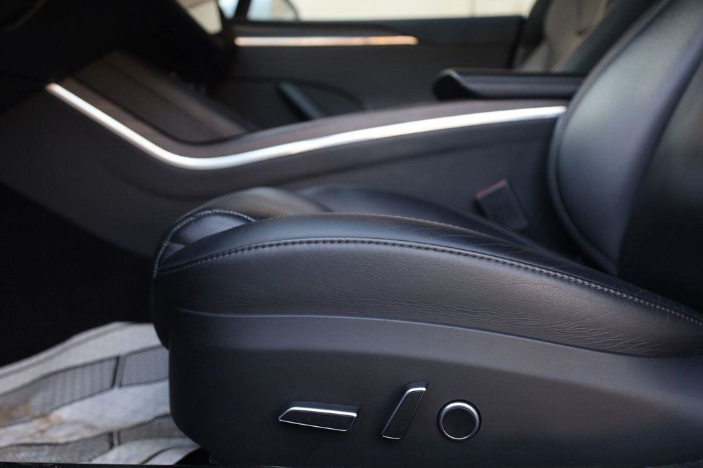 Tesla Model S photo 19