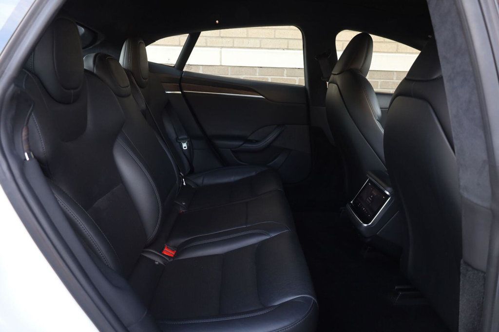 Tesla Model S photo 24