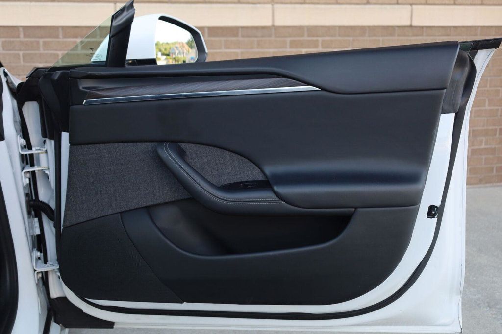 Tesla Model S photo 26
