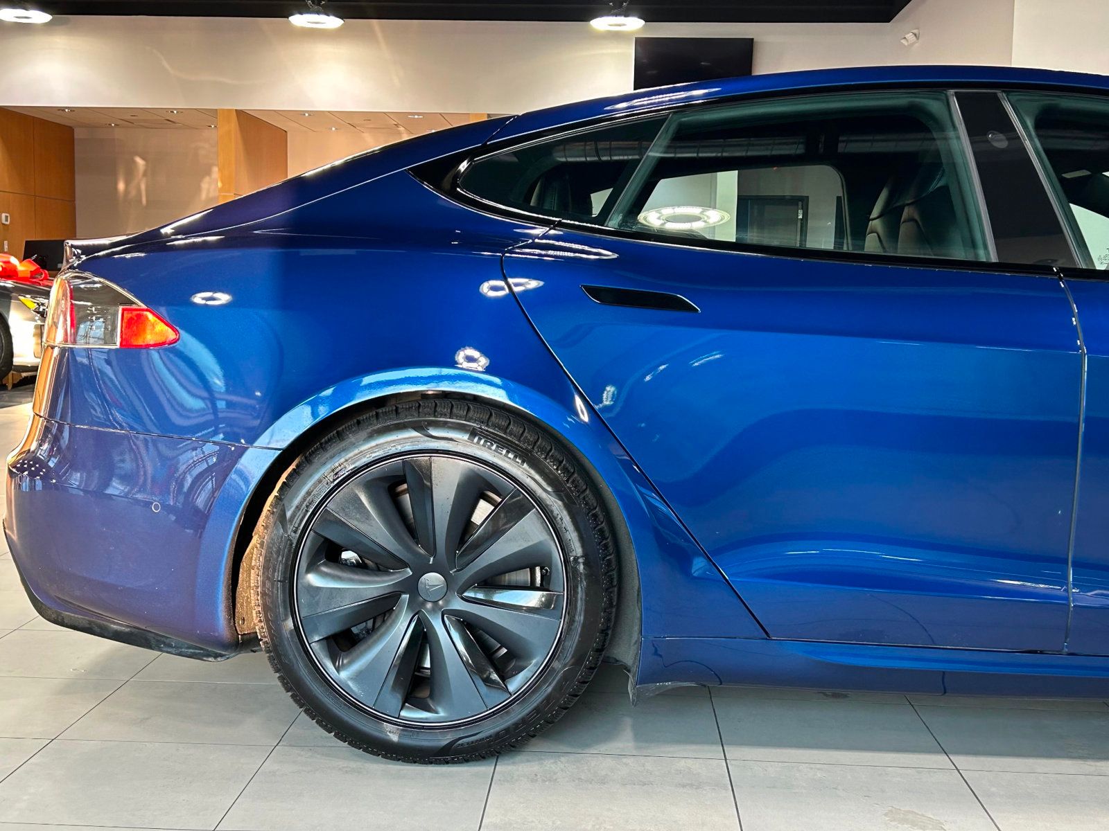 2021 Tesla Model S Long Range AWD photo 17