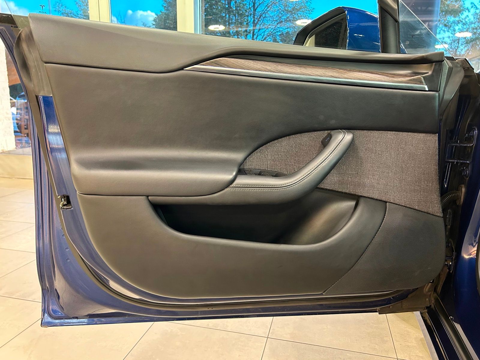 2021 Tesla Model S Long Range AWD photo 19