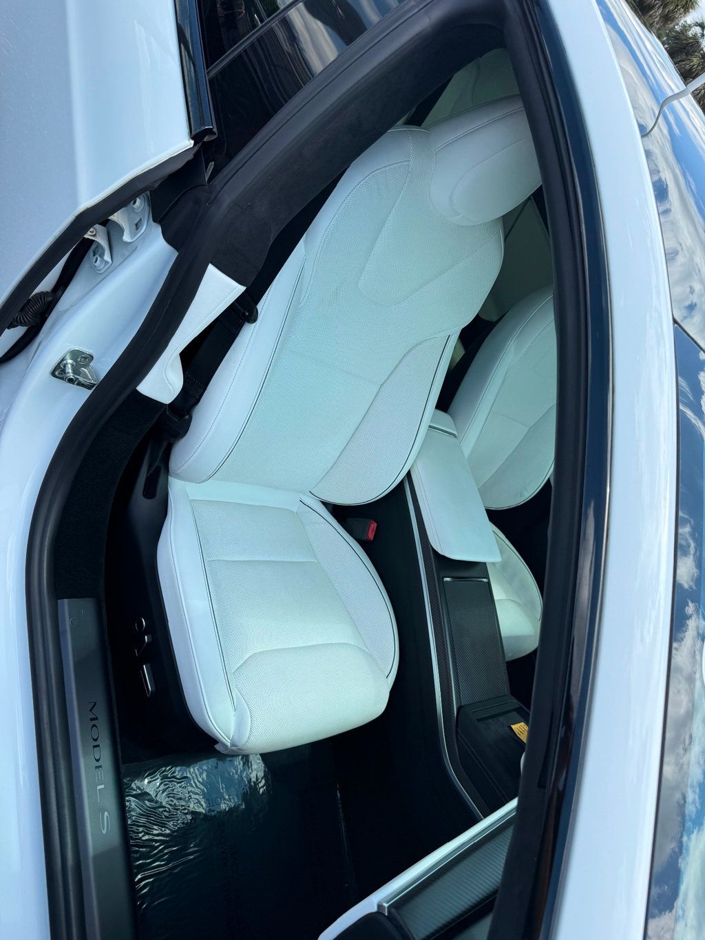 2021 Tesla Model S **MODEL S PLAID**WHITE ON WHITE INTERIOR**21" WHEELS** - 23019869 - 36