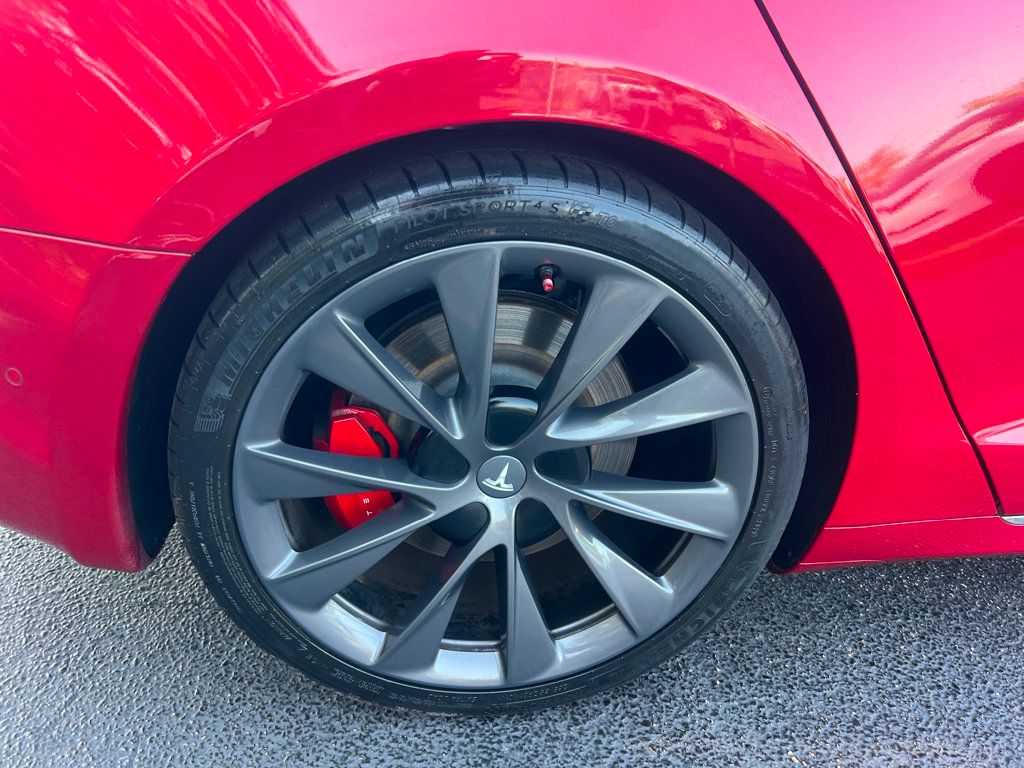 2021 Tesla Model S Performance AWD - 22432416 - 32