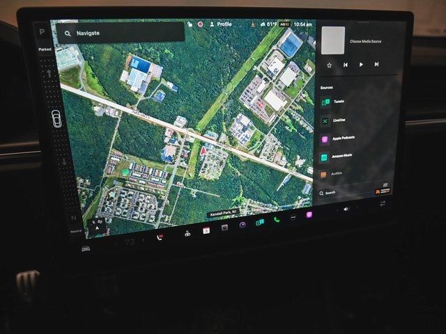 2021 Tesla Model S Plaid - 22925347 - 15