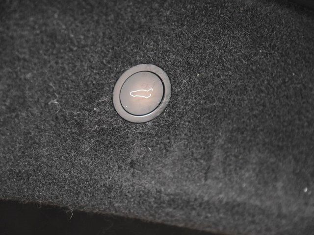 2021 Tesla Model S Plaid - 22925347 - 31