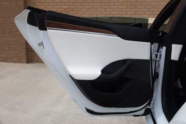 2021 Tesla Model S Plaid - 23079128 - 19