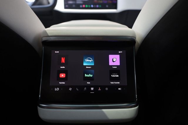 2021 Tesla Model S Plaid - 23079128 - 39