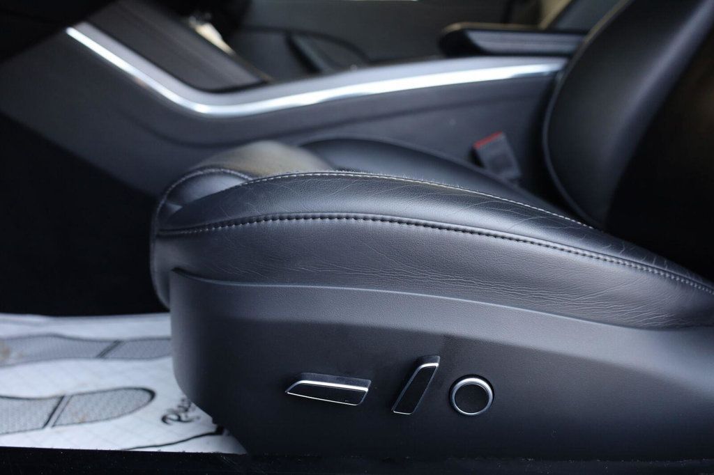 Tesla Model S photo 19