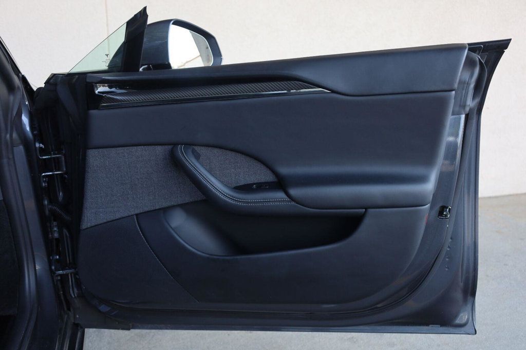 Tesla Model S photo 26