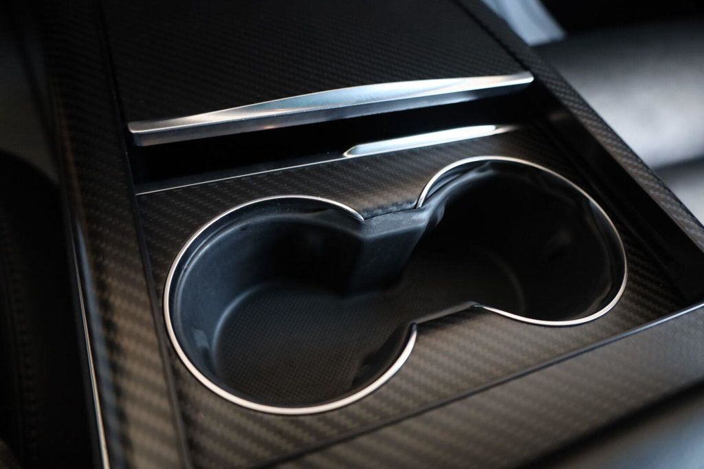 Tesla Model S photo 37