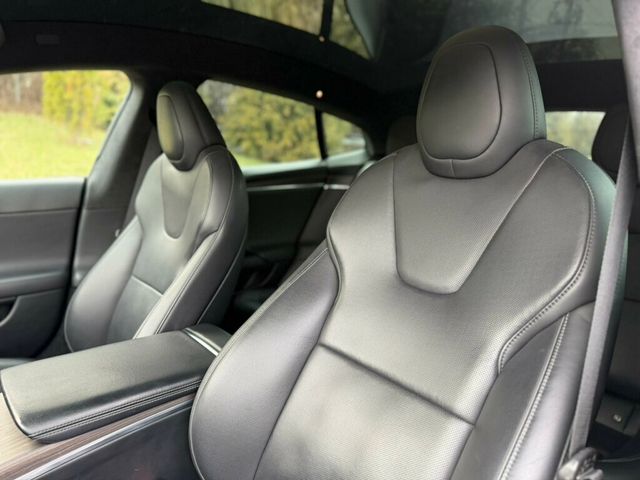 2021 Tesla Model S Plaid AWD - 22994535 - 13