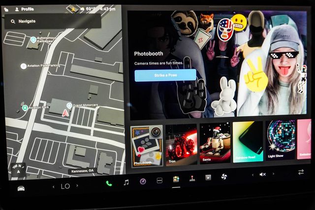 2021 Tesla Model S Plaid AWD - 23035713 - 25