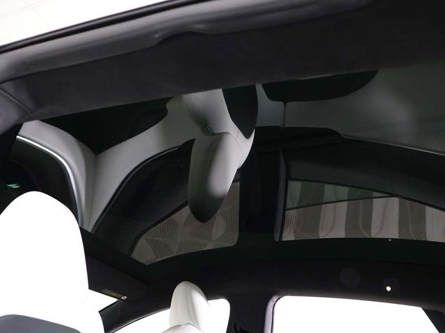 2021 Tesla Model S Plaid AWD - 22955136 - 21