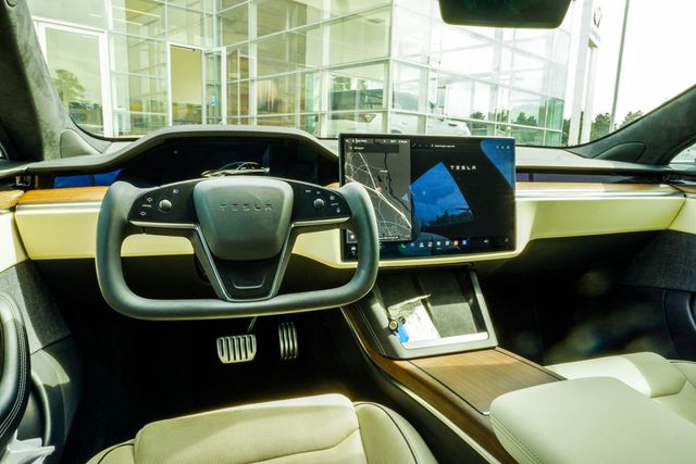 2021 Tesla Model S Plaid AWD - 23019654 - 15