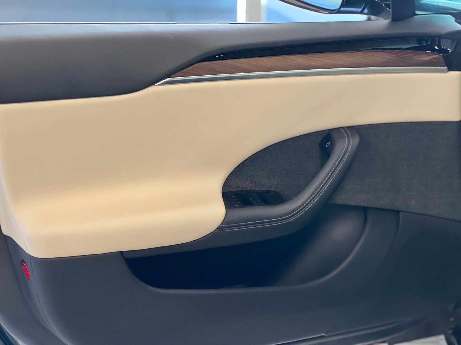 2021 Tesla Model S Plaid AWD photo 16