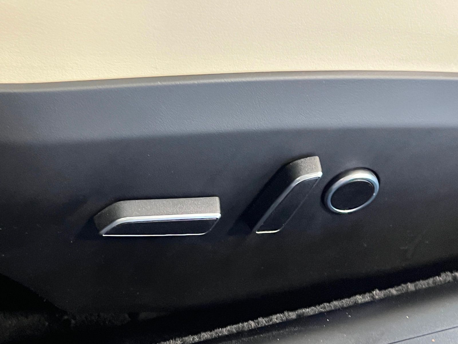 2021 Tesla Model S Plaid AWD photo 17