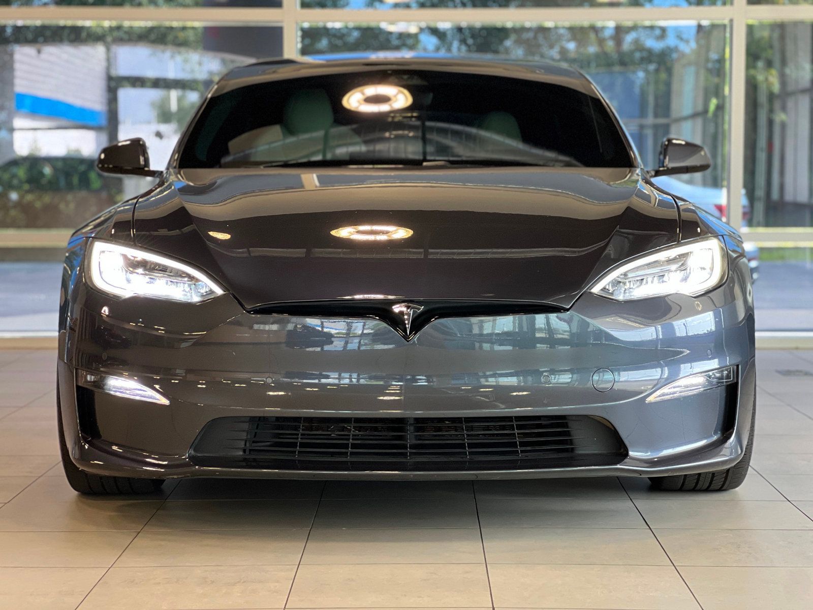2021 Tesla Model S Plaid AWD photo 2