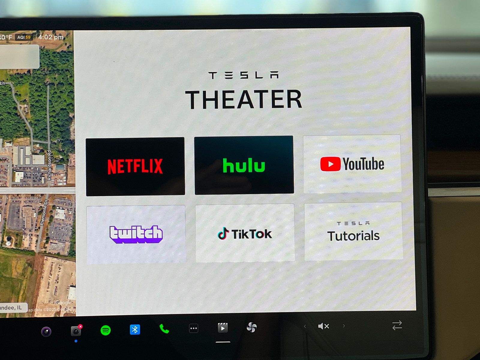 2021 Tesla Model S Plaid AWD photo 28