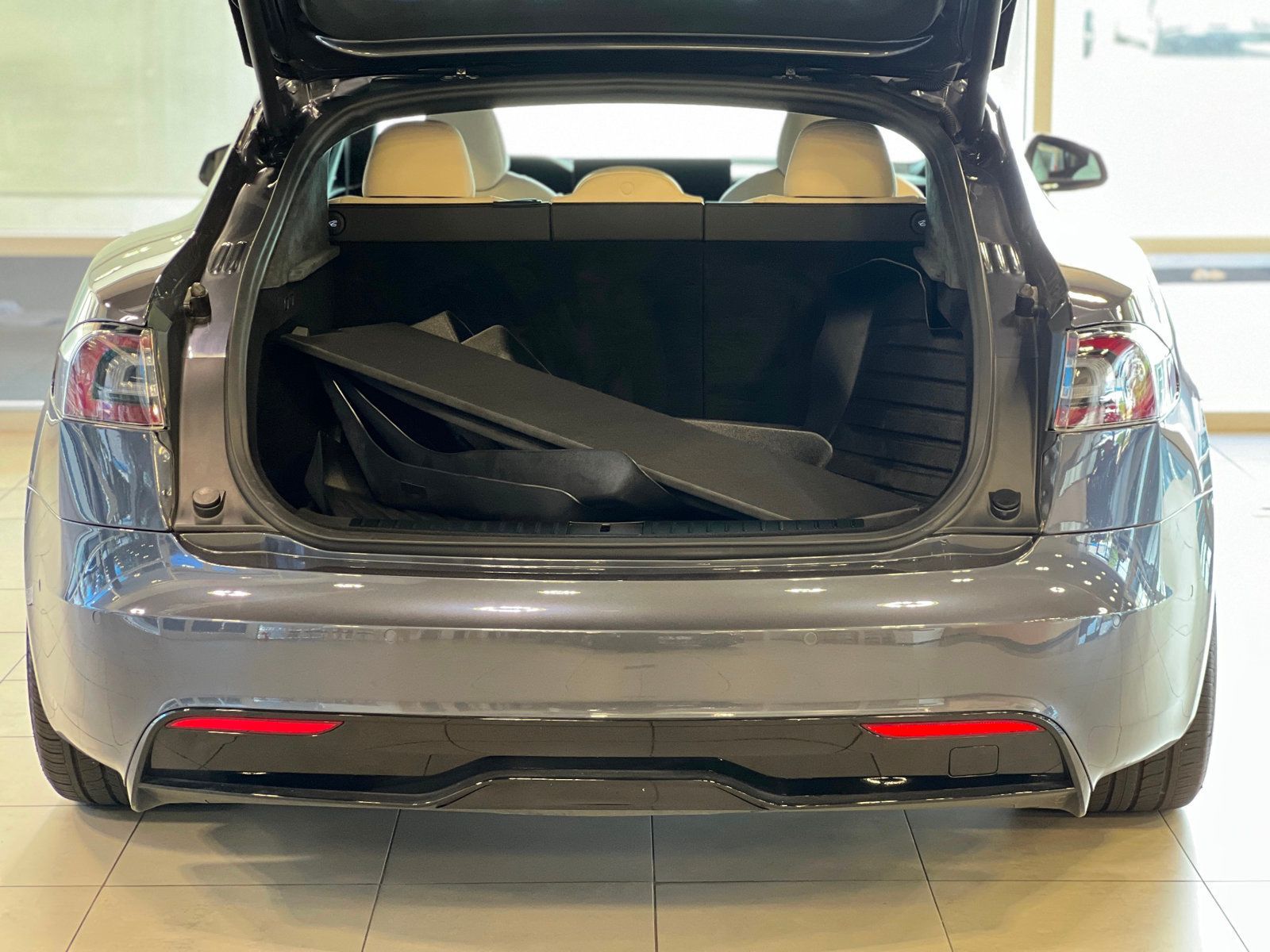 2021 Tesla Model S Plaid AWD photo 30