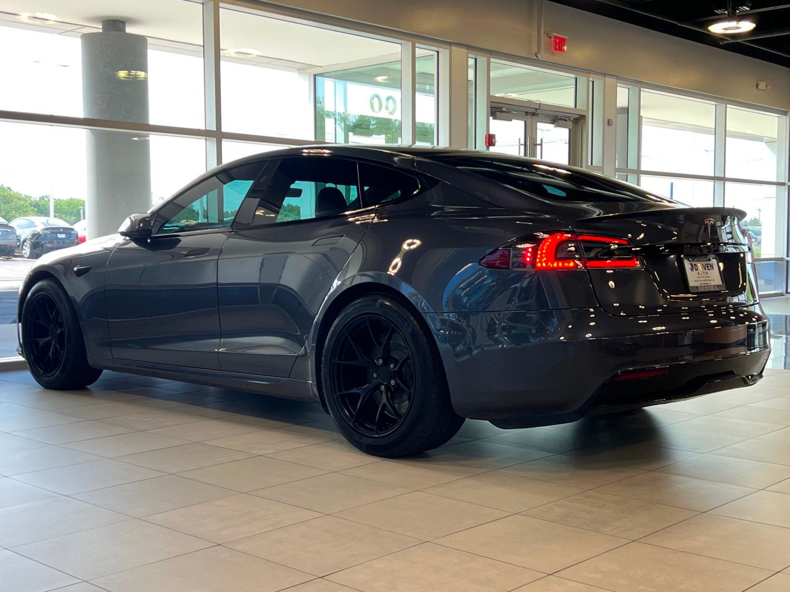 2021 Tesla Model S Plaid AWD photo 5