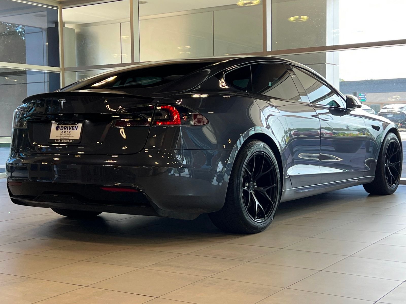 2021 Tesla Model S Plaid AWD photo 7