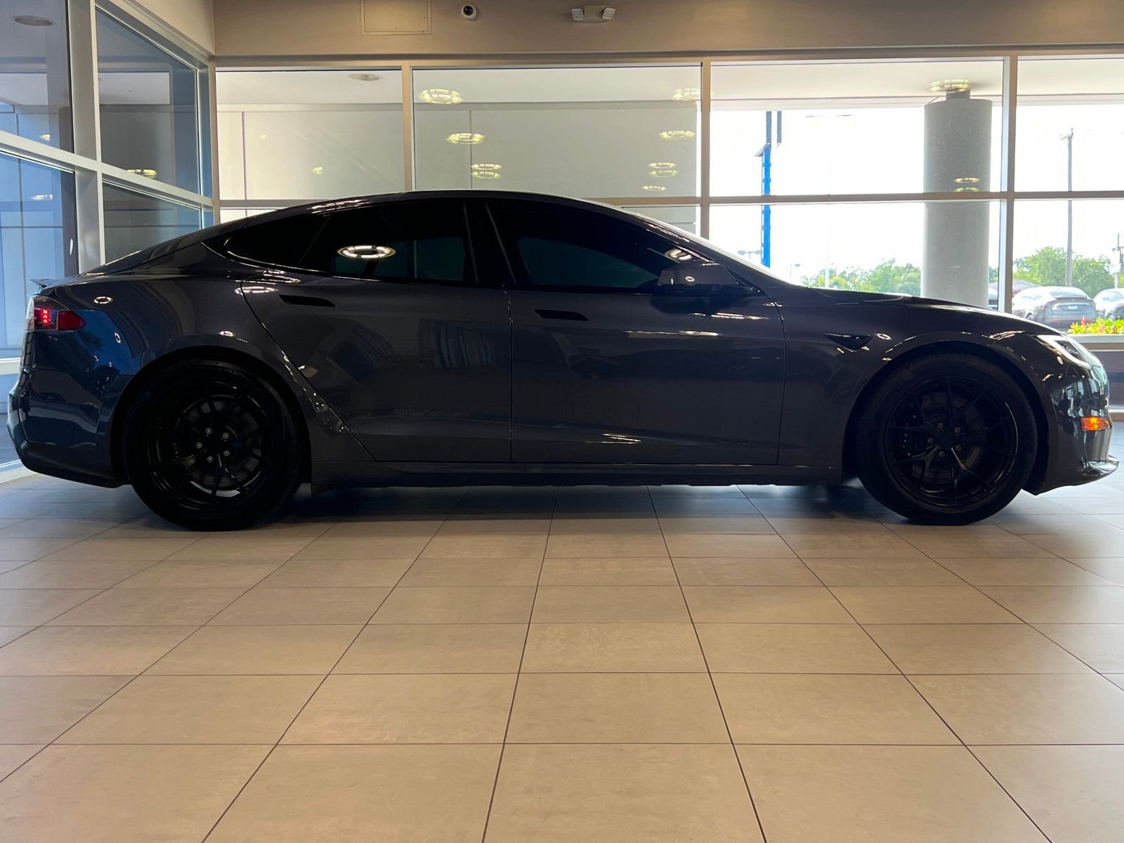 2021 Tesla Model S Plaid AWD photo 8