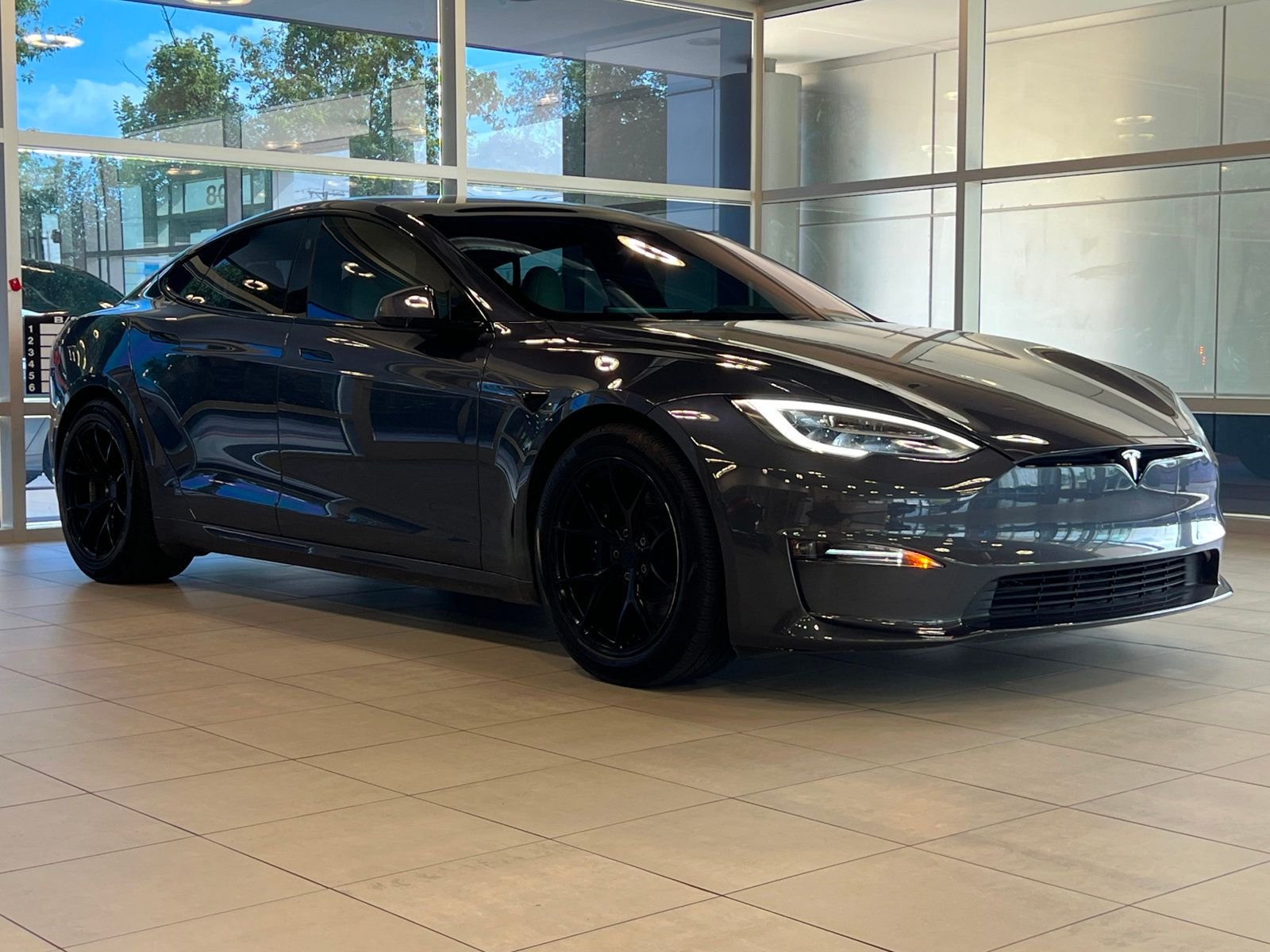 2021 Tesla Model S Plaid AWD photo 9