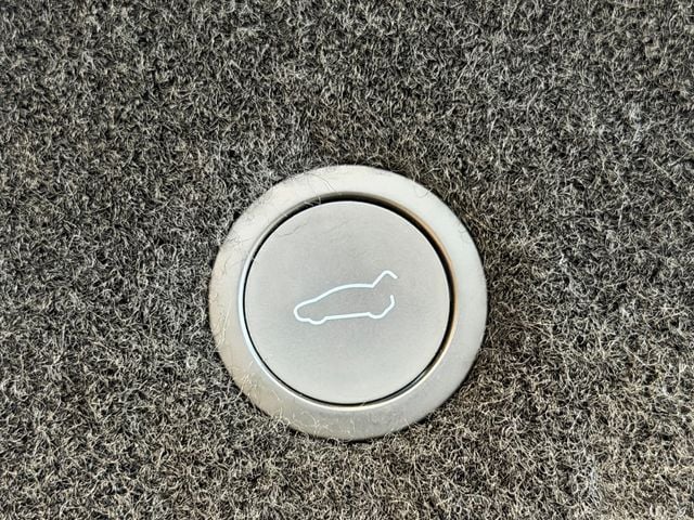 2021 Tesla Model S Plaid AWD - 22956199 - 28