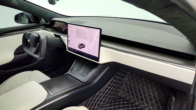 2021 Tesla Model S Plaid AWD - 22999651 - 29