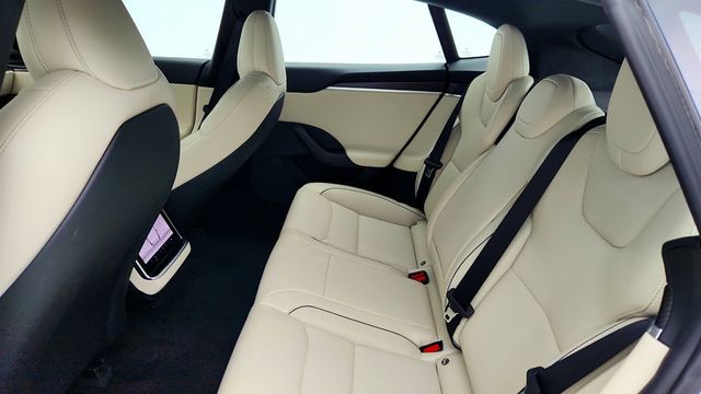 2021 Tesla Model S Plaid AWD w/ 21'' Arachnid Wheels and Premium Cream Interior - 23009553 - 24