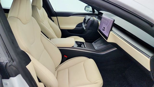 2021 Tesla Model S Plaid AWD w/ 21'' Arachnid Wheels and Premium Cream Interior - 23009553 - 27