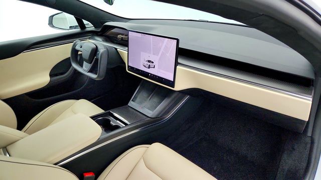 2021 Tesla Model S Plaid AWD w/ 21'' Arachnid Wheels and Premium Cream Interior - 23009553 - 28