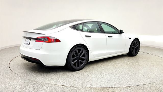 2021 Tesla Model S Plaid AWD w/ 21'' Arachnid Wheels and Premium Cream Interior - 23009553 - 3