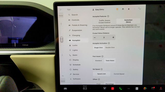 2021 Tesla Model S Plaid AWD w/ Cream Premium Interior - 23079117 - 22
