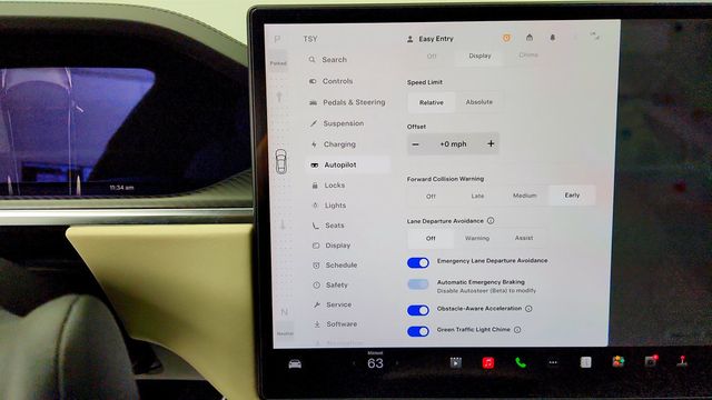 2021 Tesla Model S Plaid AWD w/ Cream Premium Interior - 23079117 - 23
